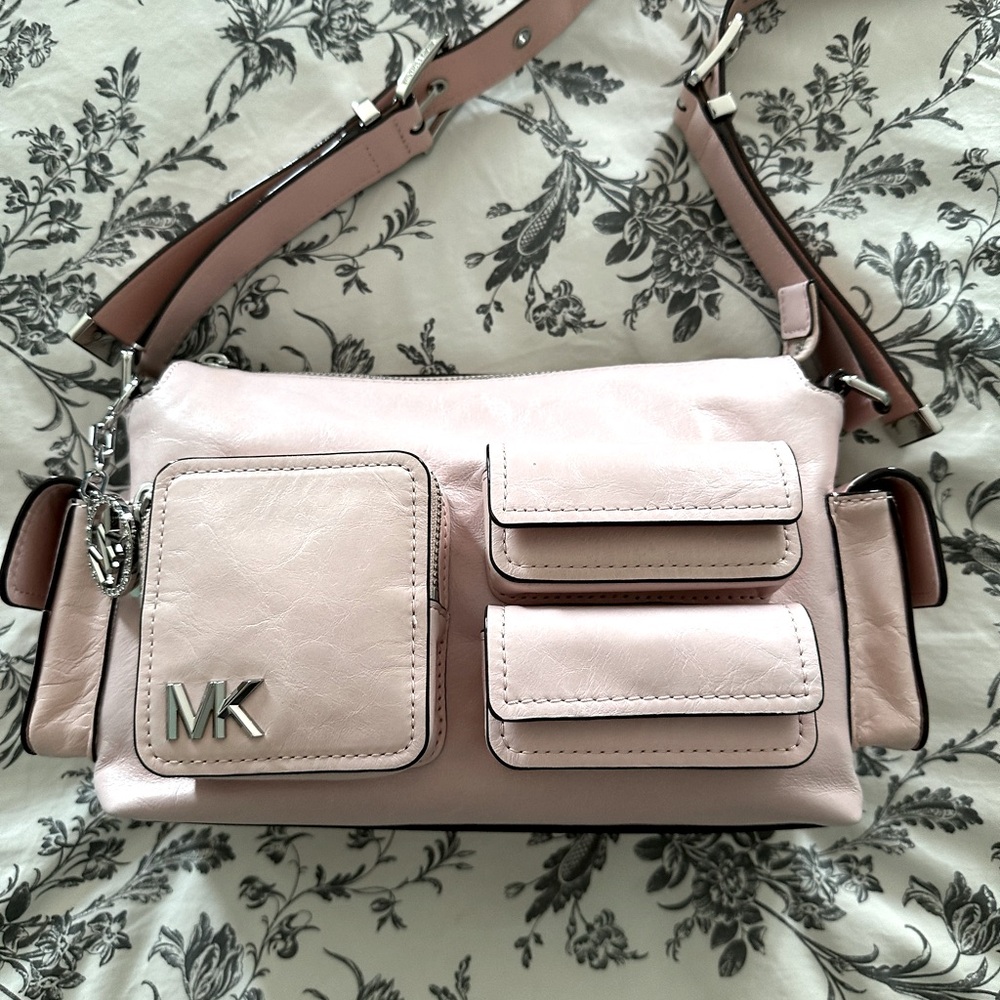 Michael Kors Dakota Bag - Picture 6 of 9